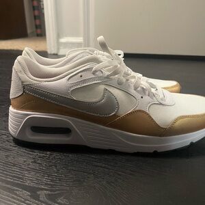 Women’s Nike Air Max - never worn!